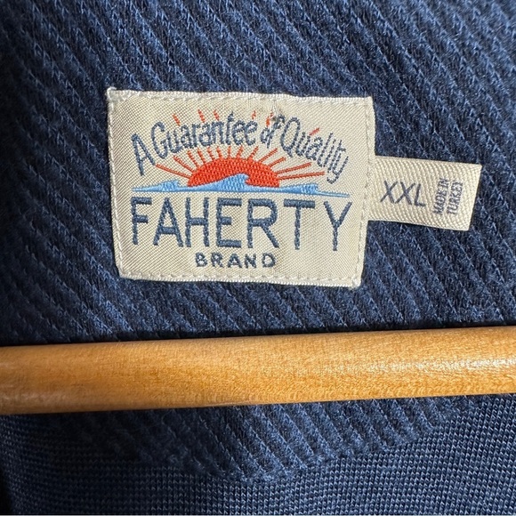 Faherty navy 1/4 zip sweater, size XXL, mock neck, layer, basic, transitional - Picture 3 of 8